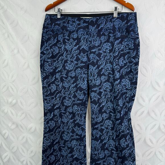 Soft Surroundings The Ultimate Supremely Soft Denim Pull On Flare Jeans Size 10 - Picture 3 of 13